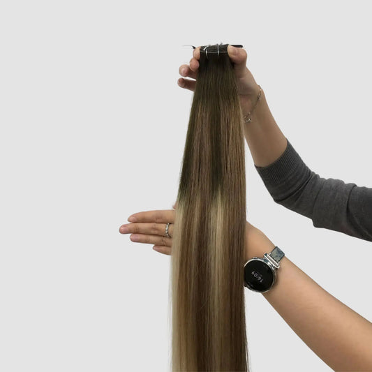 Invisible Tape-in Extensions – #4B/26/4B Mörkbrun med Ljusblonda Slingor (Kopia) Min butik